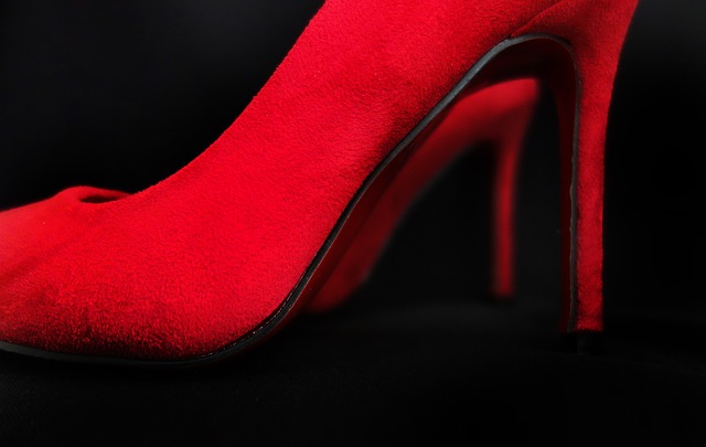 Dámske červené topánky s podpätkom.jpg